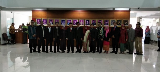 Pelantikan Dekan Fakultas Ilmu Sosial Pelantikan Dekan Fakultas Ilmu Sosial