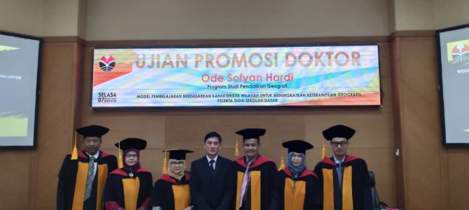Sidang Promosi Doktor Ode Sofyan Hardi, S.Pd., M.Si., M.Pd. Sidang Promosi Doktor Ode Sofyan Hardi, S.Pd., M.Si., M.Pd.