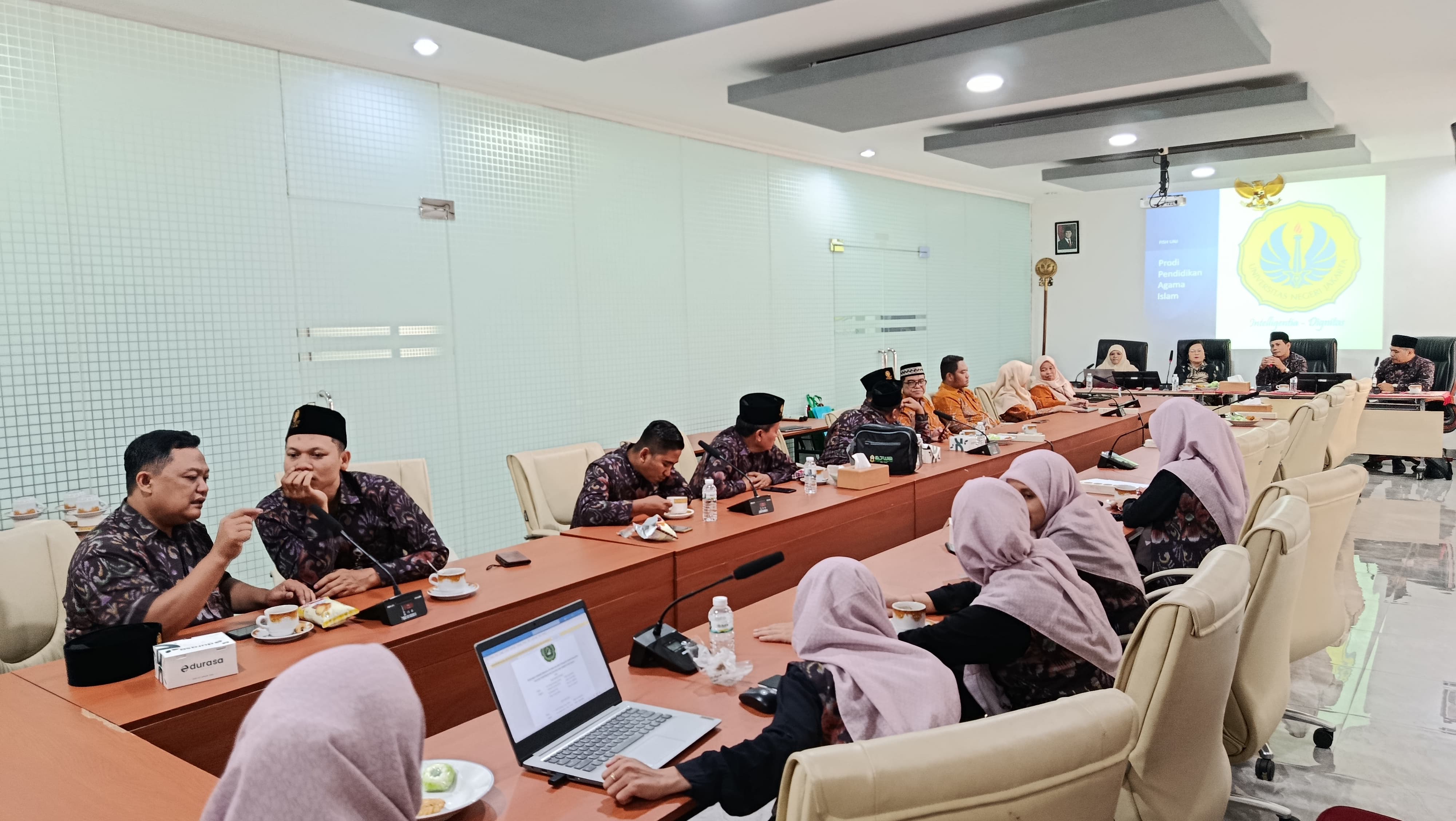 Dari Unggul Nasional ke Rekognisi Global: Benchmarking PAI UNISNU Jepara ke PAI UNJ