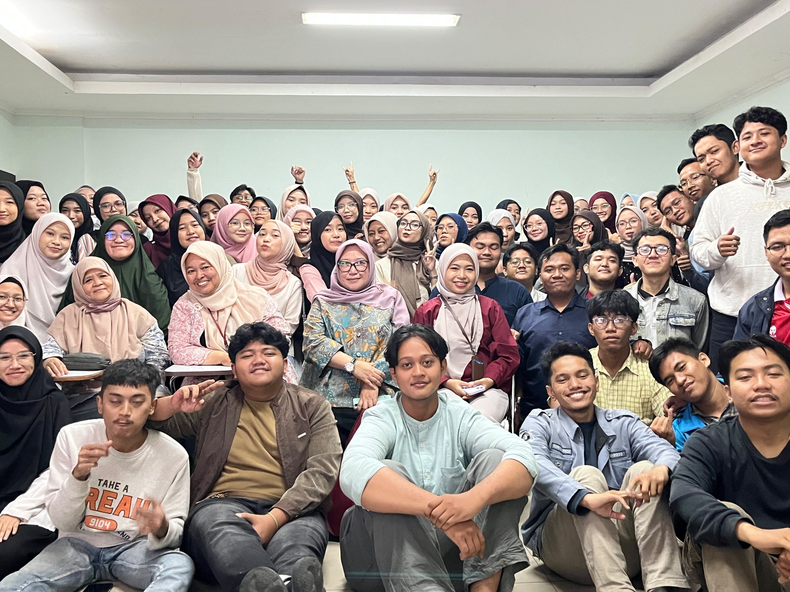 Dari Praktik Mengajar Menjadi Inovasi Pendidikan: Prodi PAI UNJ Siapkan Guru Masa Depan yang Meneliti, Berkarya, dan Berdampak