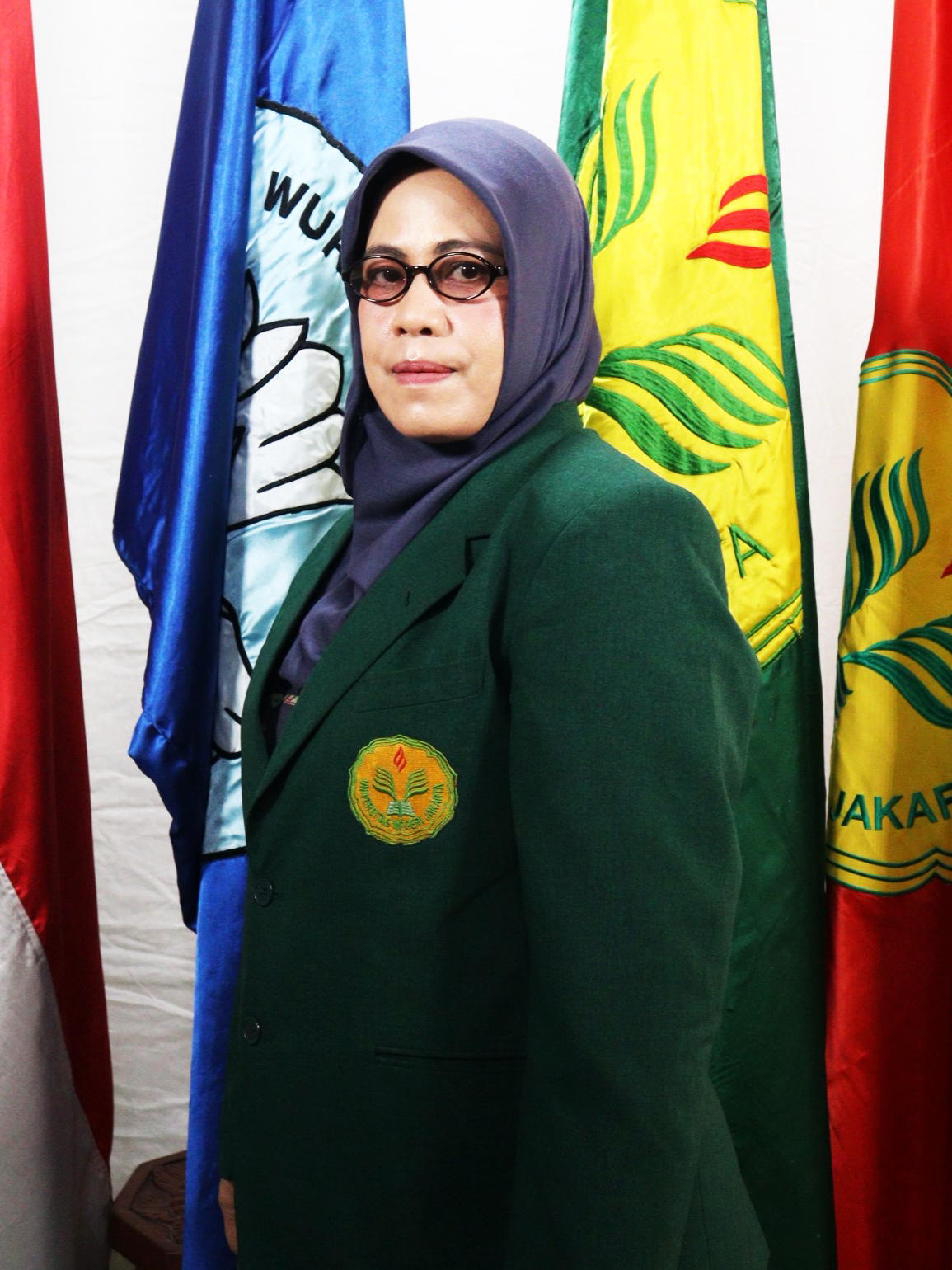 Prof. Dr. Desy Safitri, M.Si